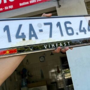Biển xe ô tô sau khi ép